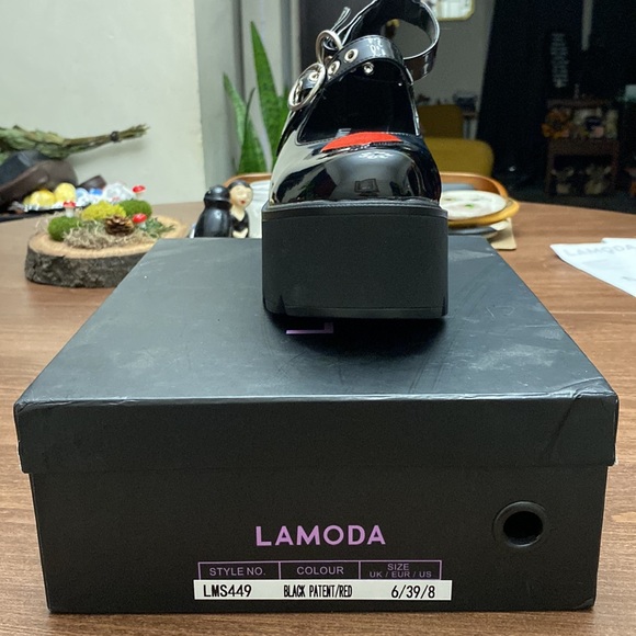 Rosey Love Chunky Platform Dolly Shoes With Hearts, Straps New Size 8 Black Red - Picture 7 of 16